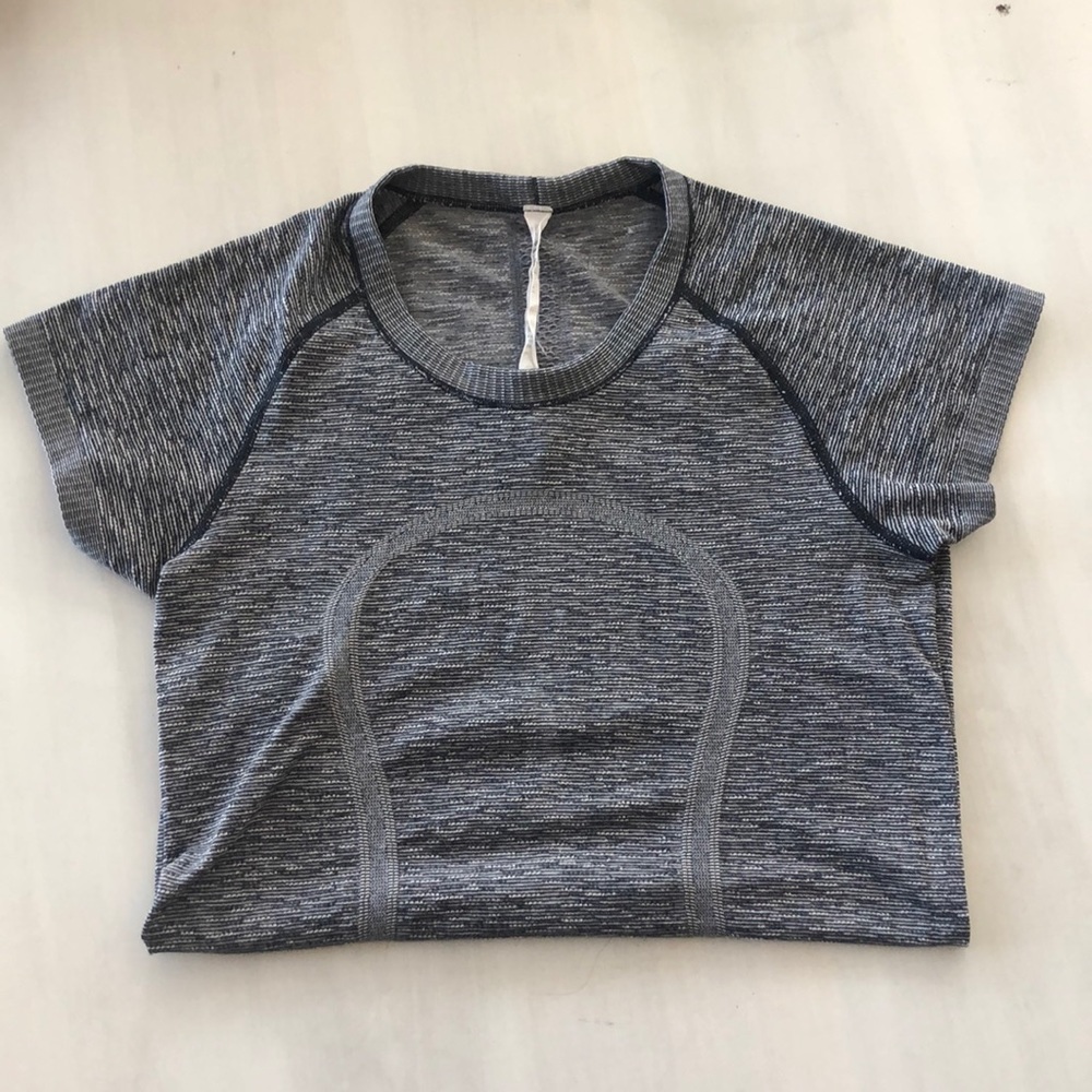 Perfect condition Lululemon Shirt ⚡️⚡️